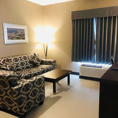 Hotel Wingate By Wyndham Kamloops Extérieur photo