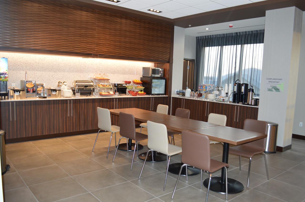 Wingate By Wyndham Hotel